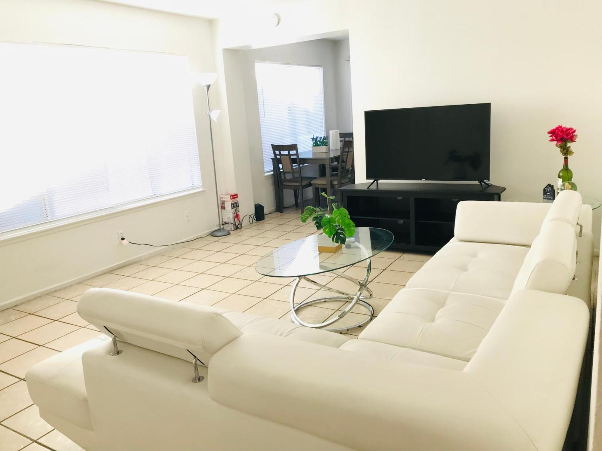 Super 1 Bedroom, Share Bathroom, Kitchen -1 Homestay *