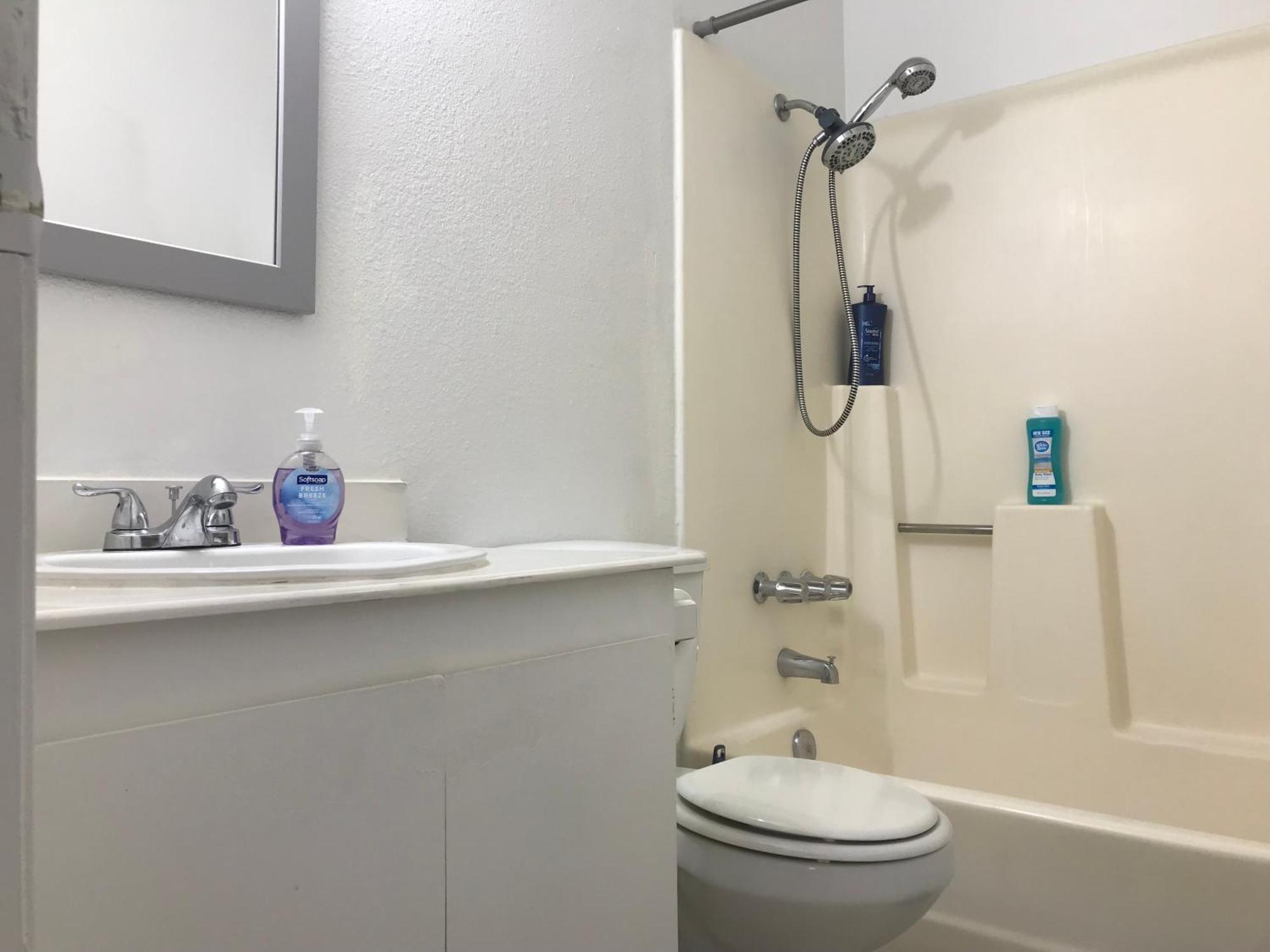 Super 1 Bedroom, Share Bathroom, Kitchen -1 Homestay *