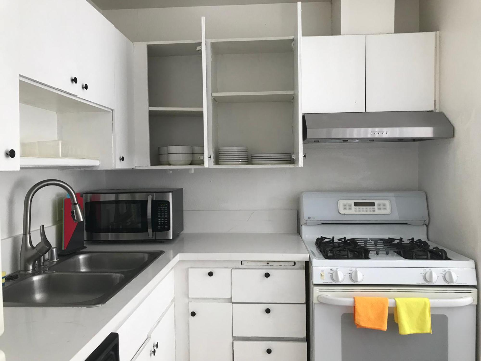 Homestay Super 1 Bedroom, Share Bathroom, Kitchen -1