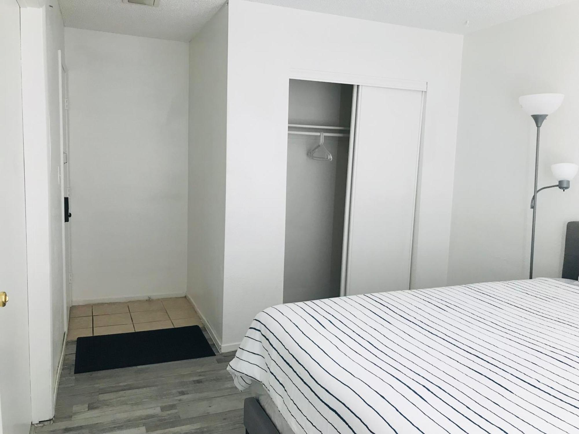 Homestay Super 1 Bedroom, Share Bathroom, Kitchen -1 *