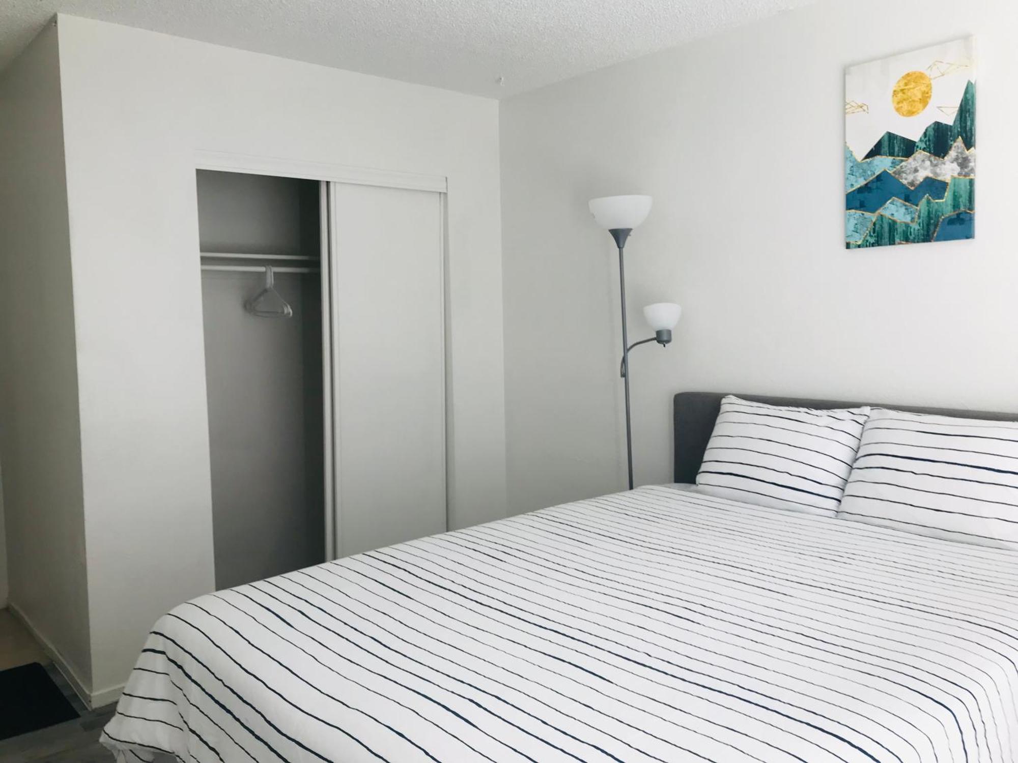 Homestay Super 1 Bedroom, Share Bathroom, Kitchen -1 Las Vegas