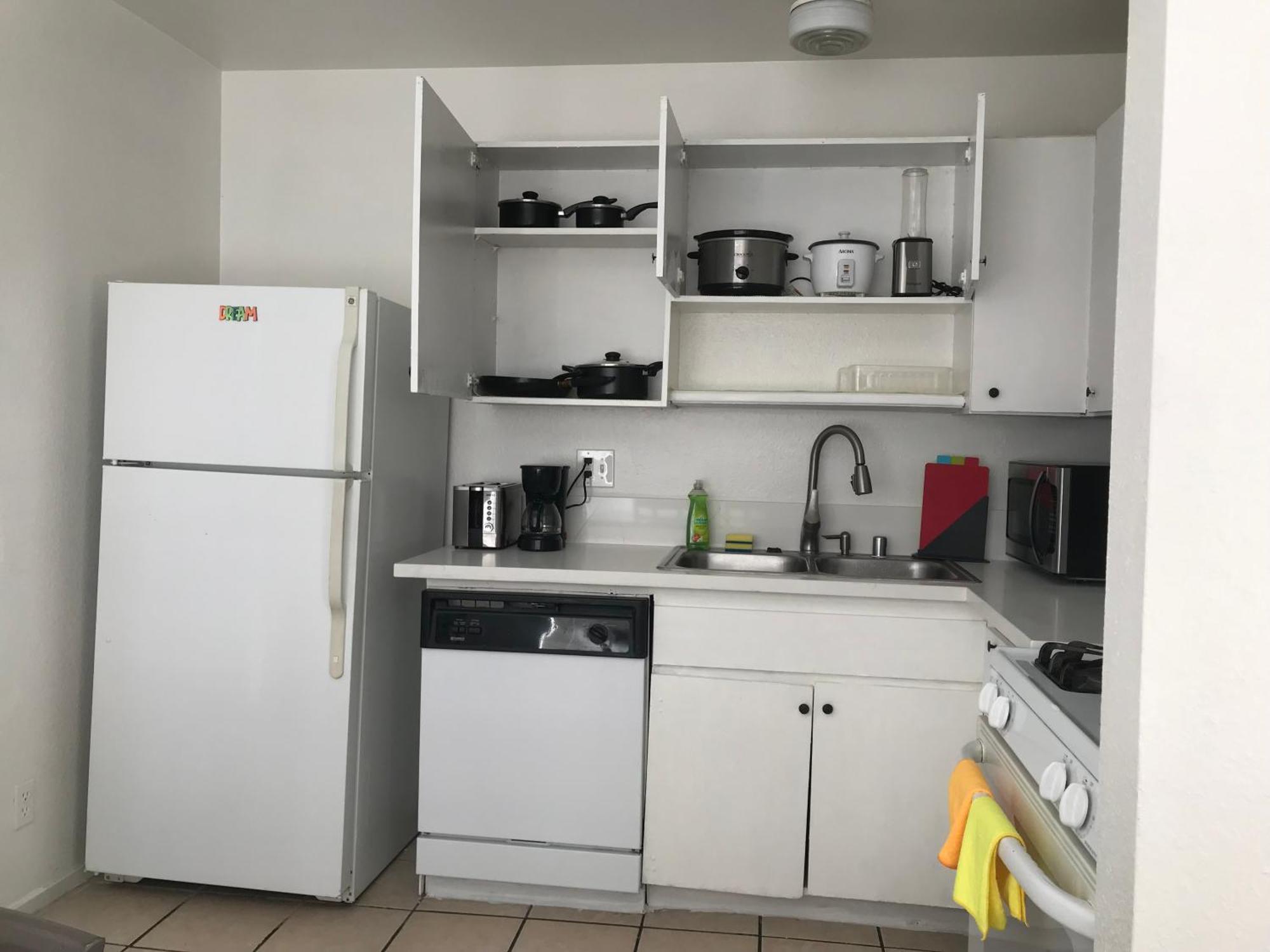 Homestay Super 1 Bedroom, Share Bathroom, Kitchen -1