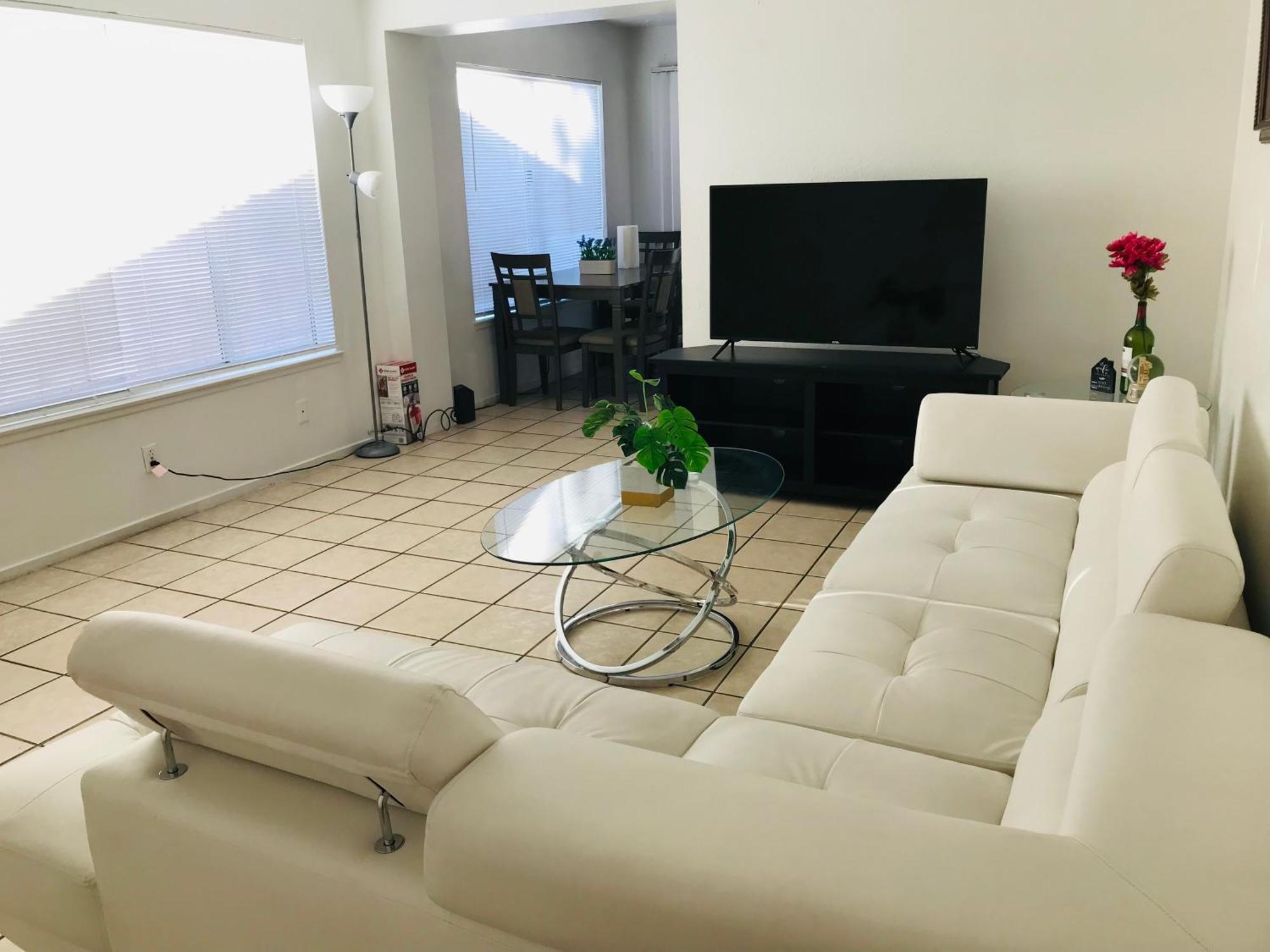 Super 1 Bedroom, Share Bathroom, Kitchen -1 Homestay