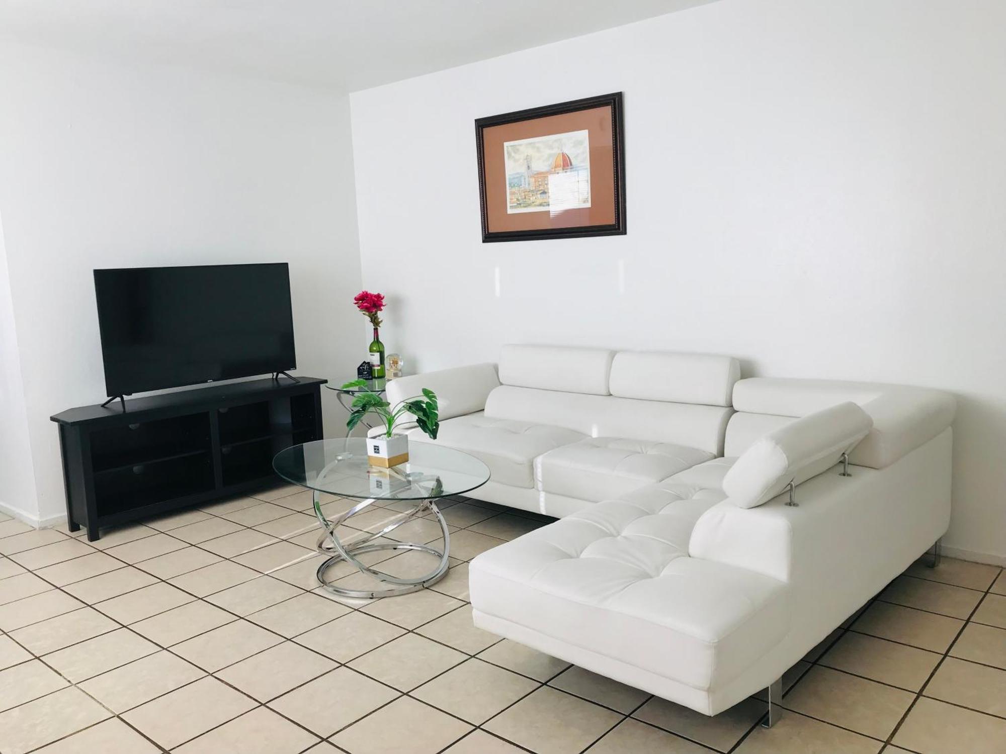 Homestay Super 1 Bedroom, Share Bathroom, Kitchen -1 *